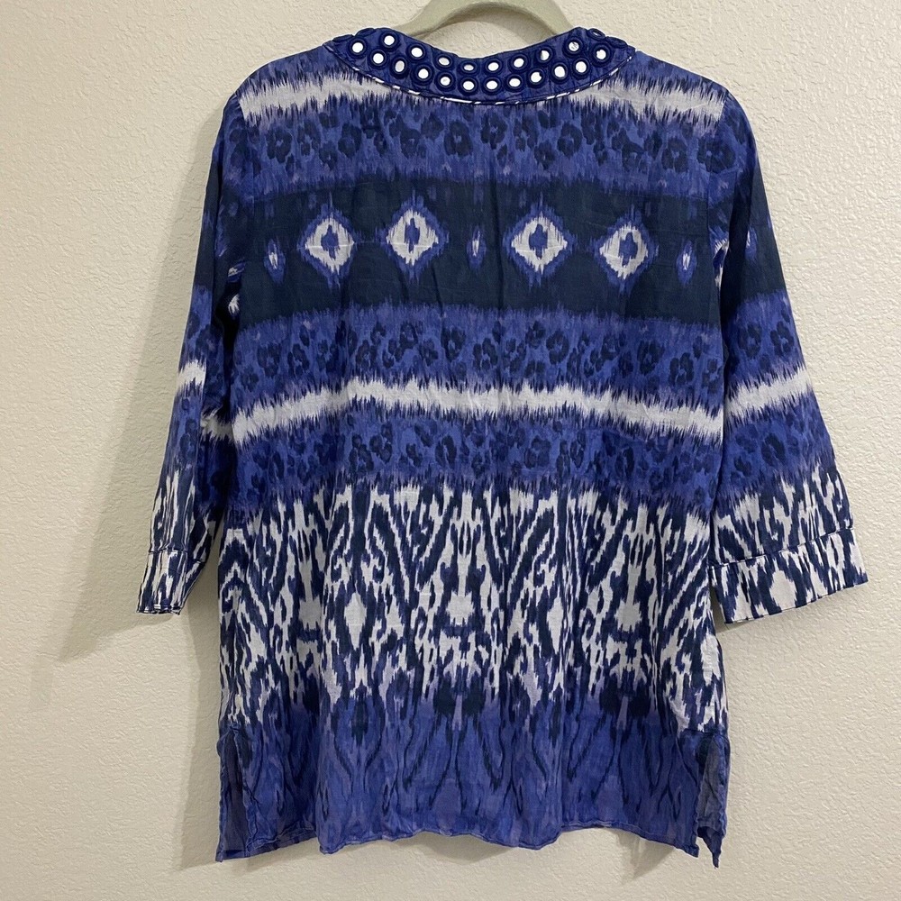 Chico's womens Blouse Top Size 1 Medium Blue White Animal Print Cotton - Picture 2 of 7